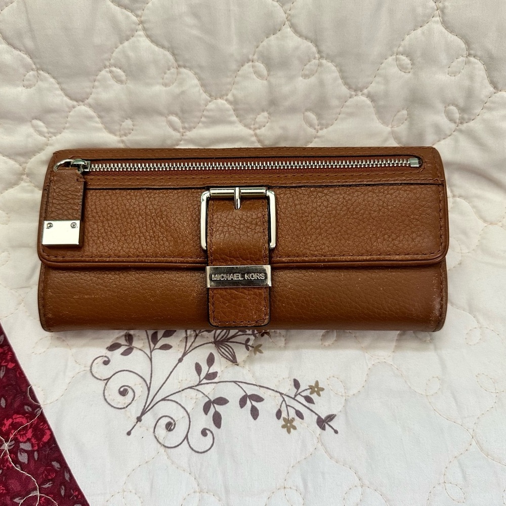Vintage Michael Kors Carmel Leather Carry All Accordian Style Wallet